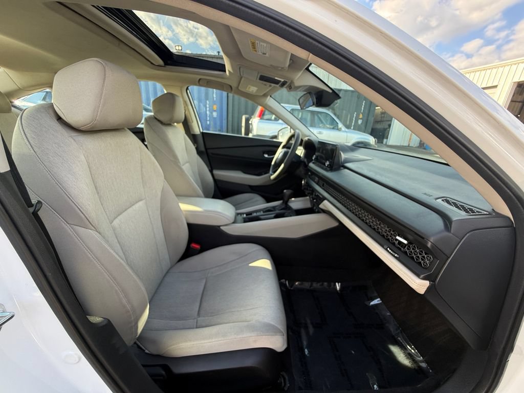 Used 2025 Honda Accord SE image 24