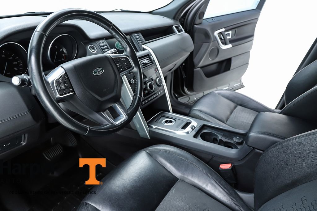 Used 2016 Land Rover Discovery Sport SE image 19
