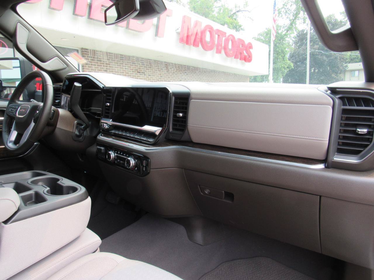 Used 2025 GMC Sierra 2500 SLE w/ SLE Convenience Package AWD/4WD image 39