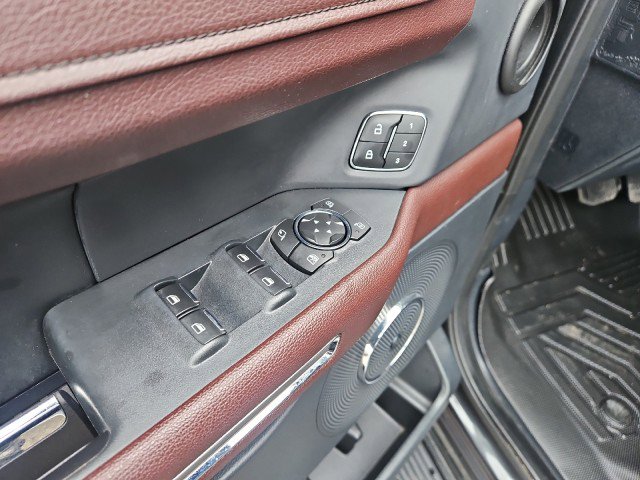 Used 2022 Ford Expedition Max Limited image 11