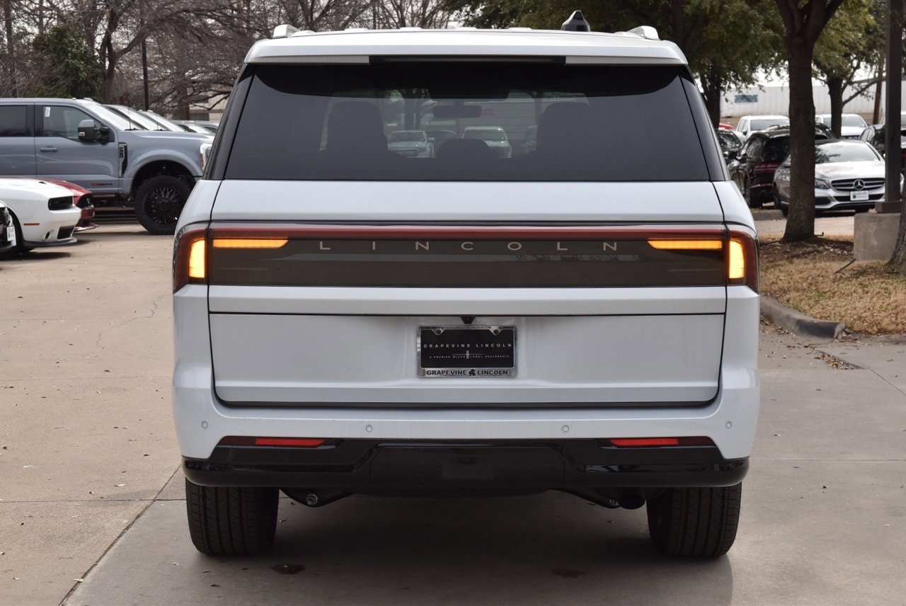 New 2025 Lincoln Navigator L Black Label AWD/4WD image 15