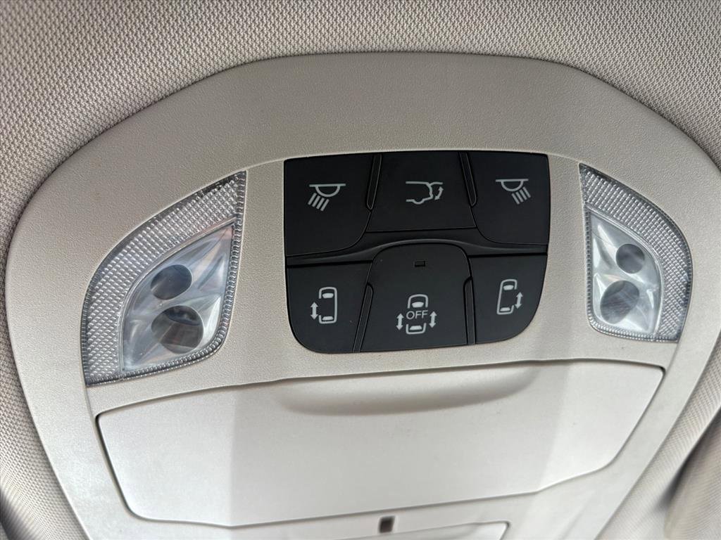 Used 2022 Chrysler Pacifica Touring-L image 19