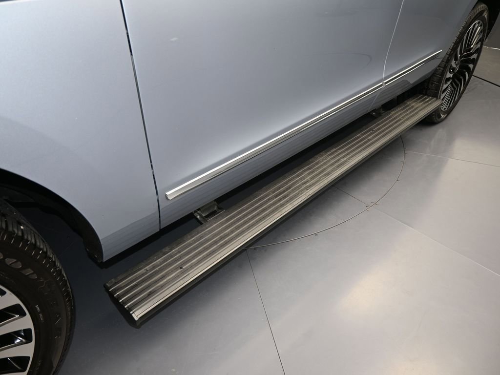 Used 2019 Lincoln Navigator Black Label w/ Cargo Package image 50