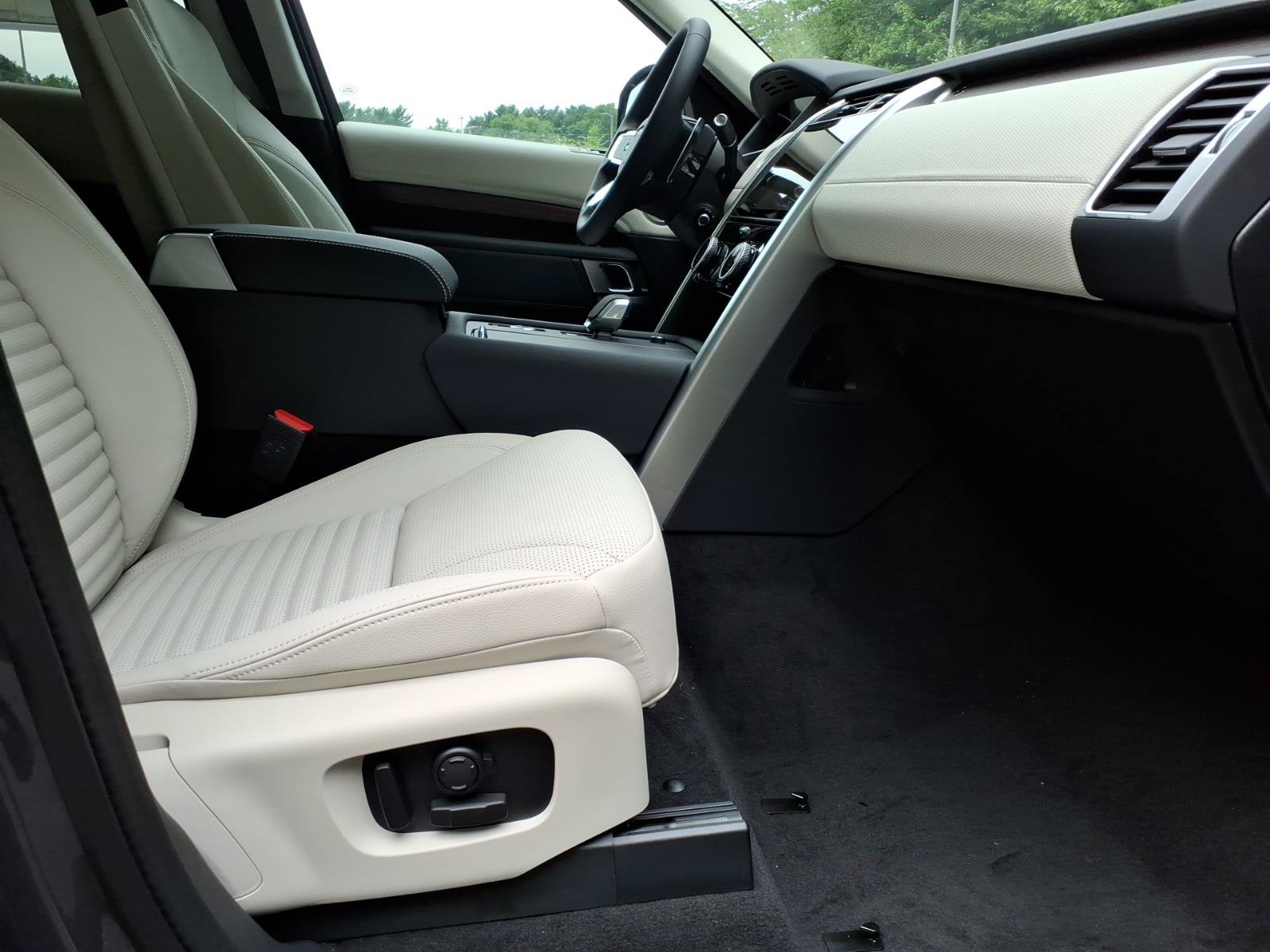 New 2026 Land Rover Discovery Dynamic SE AWD/4WD image 3