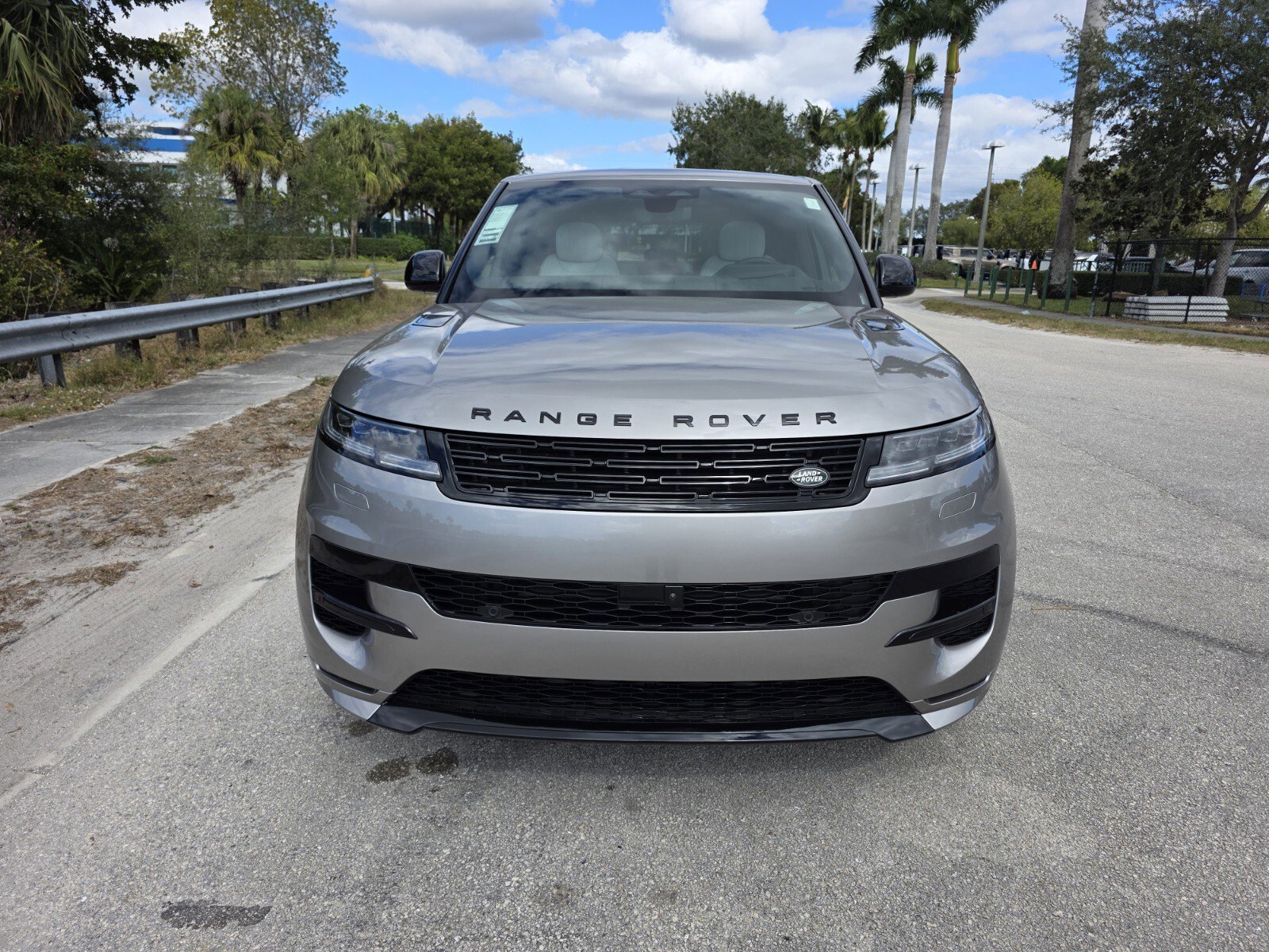 New 2026 Land Rover Range Rover Sport Dynamic SE image 8