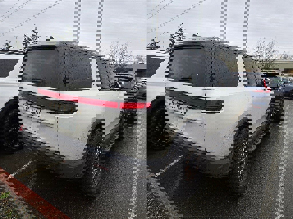 Used 2024 Rivian R1S Adventure image 3