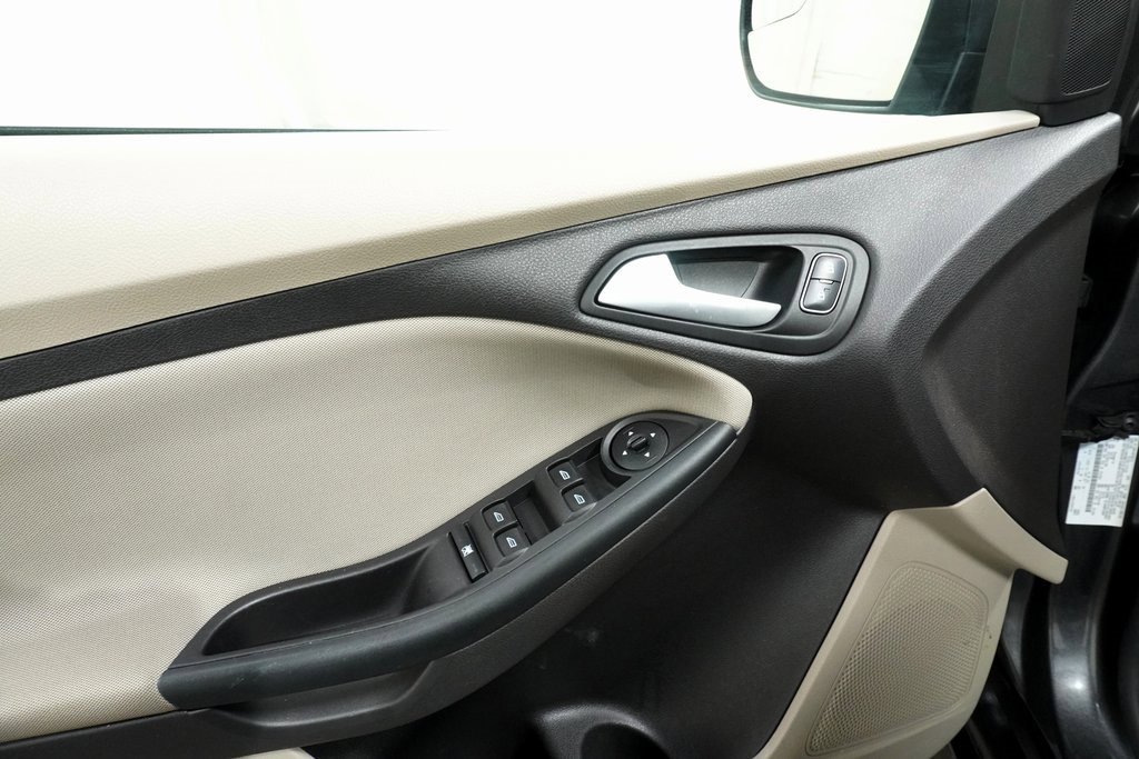Used 2017 Ford Focus SE image 17