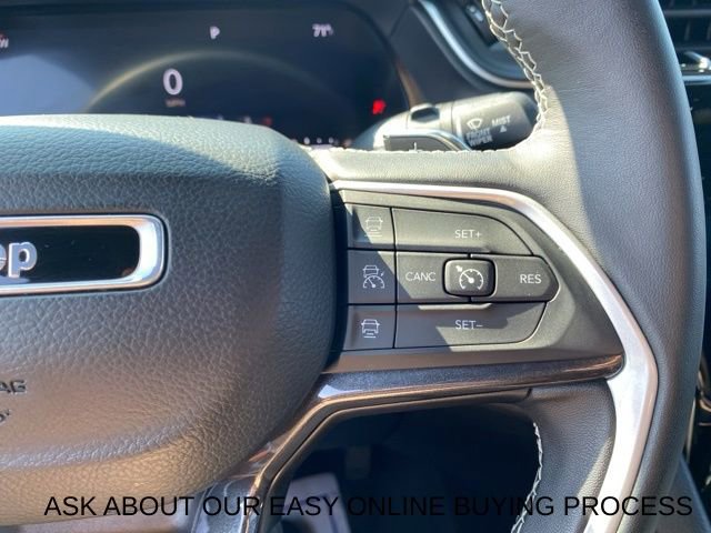 Used 2022 Jeep Grand Cherokee L Laredo image 16