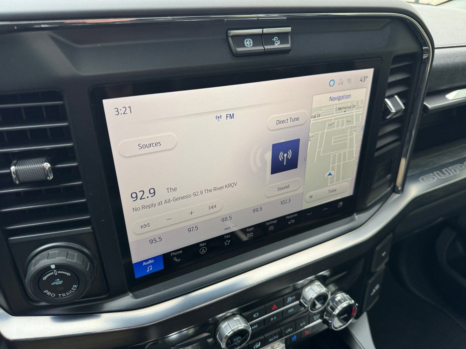 Certified 2025 Ford F250 Lariat w/ Lariat Ultimate Package image 28