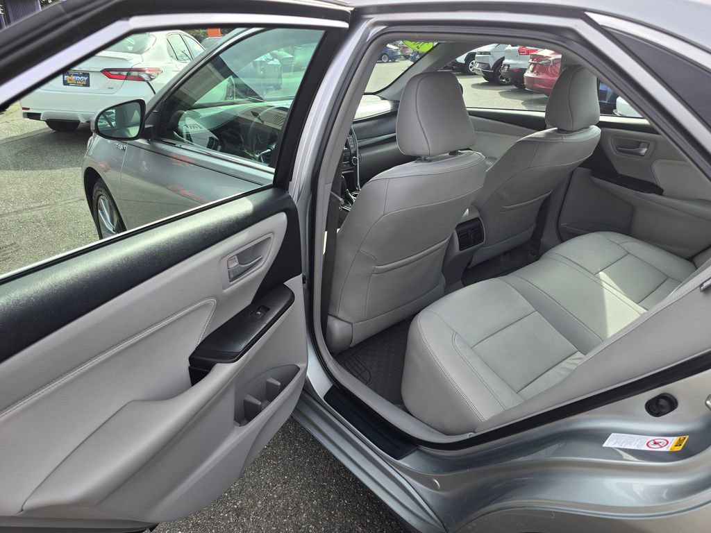 Used 2015 Toyota Camry XLE FWD image 16