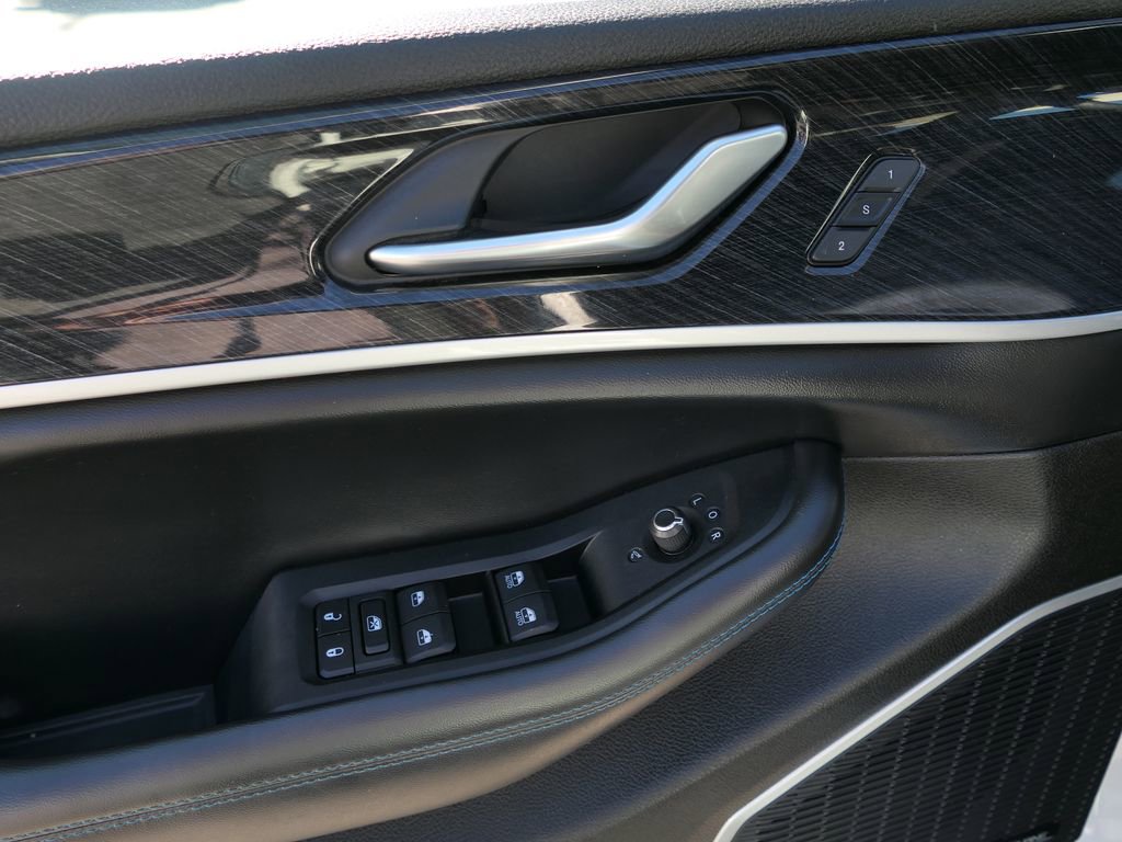 Used 2023 Jeep Grand Cherokee Trailhawk w/ Advanced Protech Group II image 11