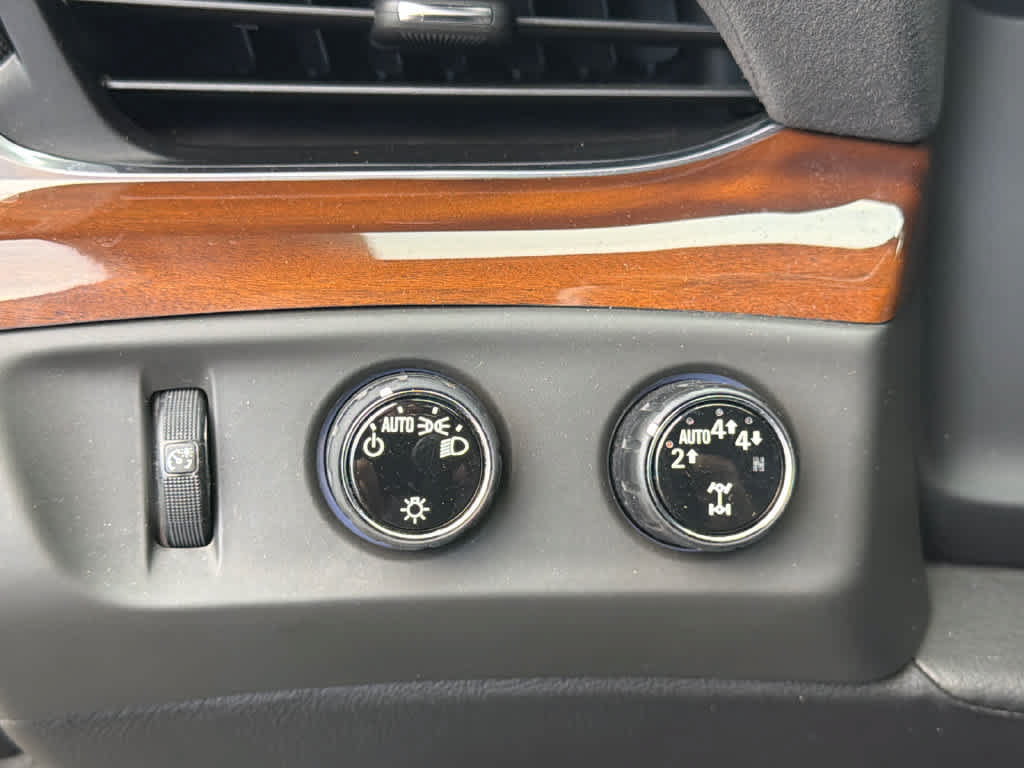 Used 2020 Cadillac Escalade Luxury AWD/4WD image 32