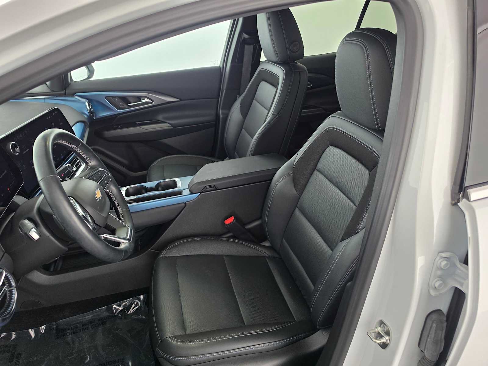 Used 2024 Chevrolet Equinox EV LT w/ LPO, Blackout Package AWD/4WD image 21