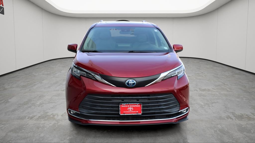 Used 2021 Toyota Sienna XLE w/ XLE Plus Package FWD image 7