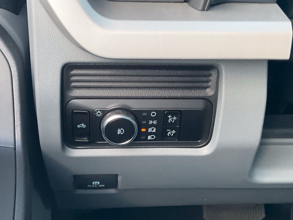 New 2026 Ford F250 XL w/ 360-Degree Camera Package RWD image 19