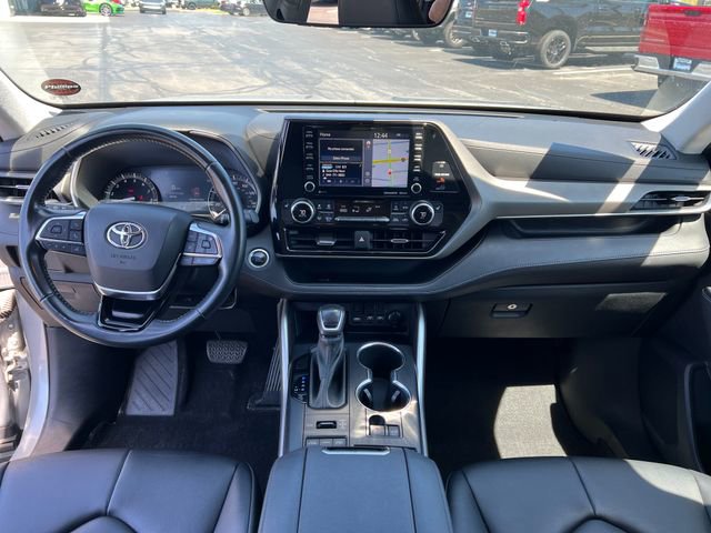 Used 2021 Toyota Highlander XLE AWD/4WD image 27