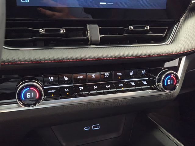Used 2027 Chevrolet Equinox RS w/ Safety and Technology Package FWD image 28