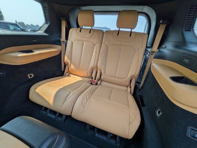 Used 2023 Jeep Grand Cherokee L Summit w/ Luxury Tech Group V AWD/4WD image 19