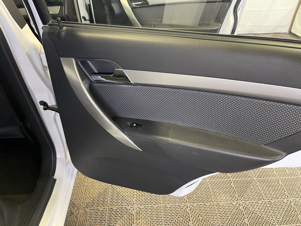 Used 2009 Chevrolet Aveo LT w/ Power and Convenience Package image 16