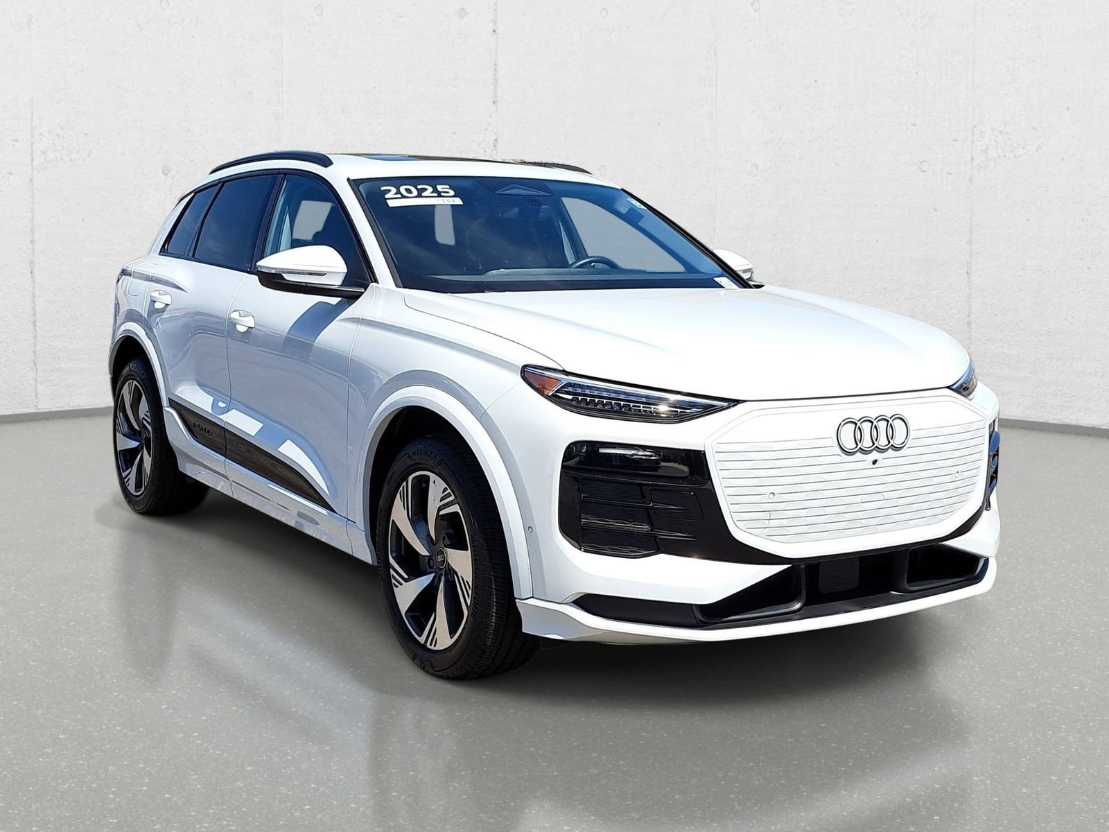 Certified 2025 Audi Q6 e-tron Premium Plus w/ Premium Plus AWD/4WD image 3