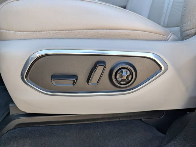 Used 2024 Jeep Wagoneer L Series III AWD/4WD image 23