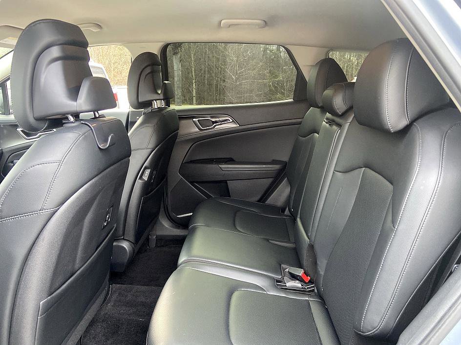 Used 2023 Kia Sportage EX image 12