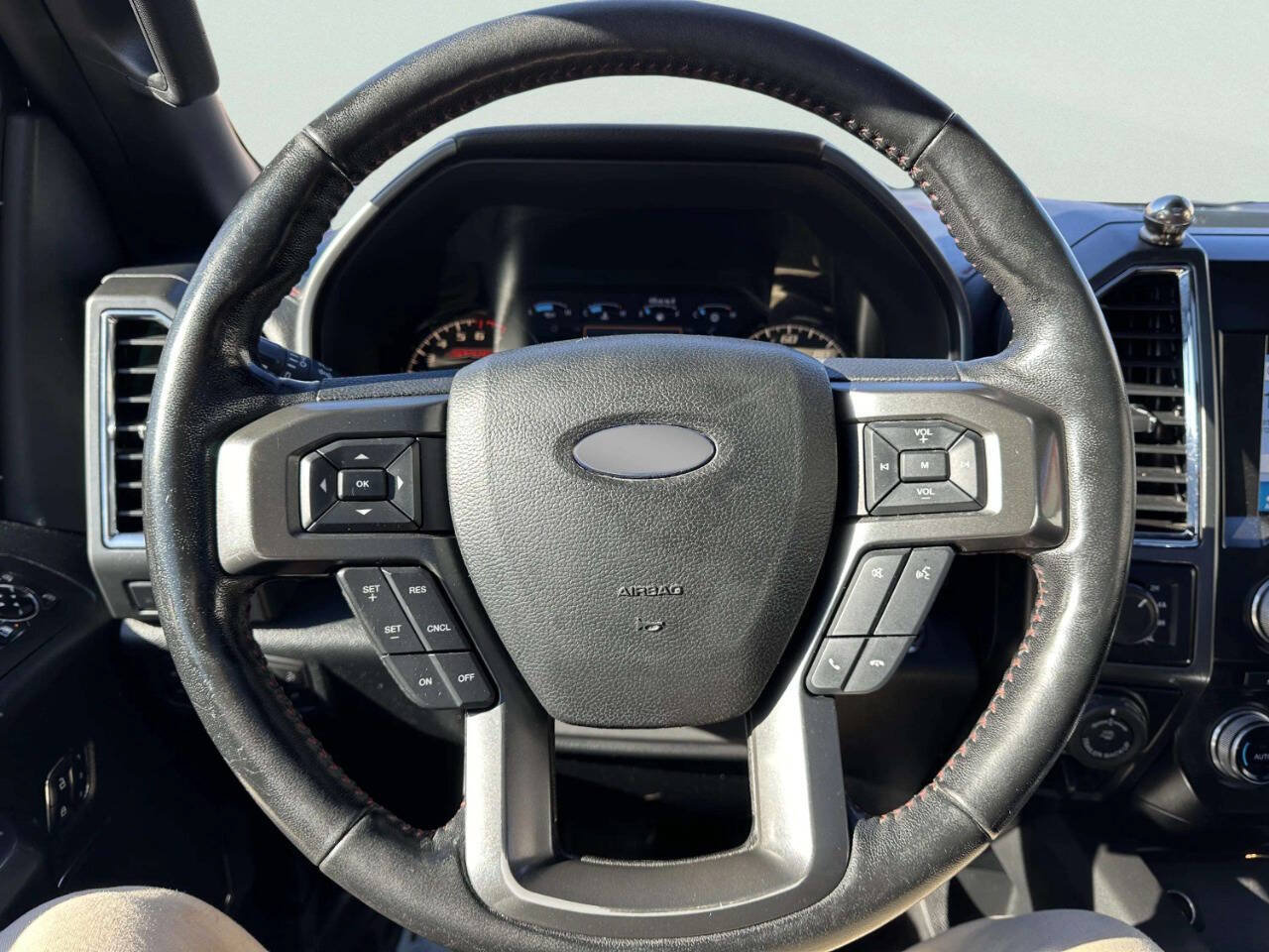 Used 2016 Ford F150 Lariat w/ Equipment Group 502A Luxury AWD/4WD image 35