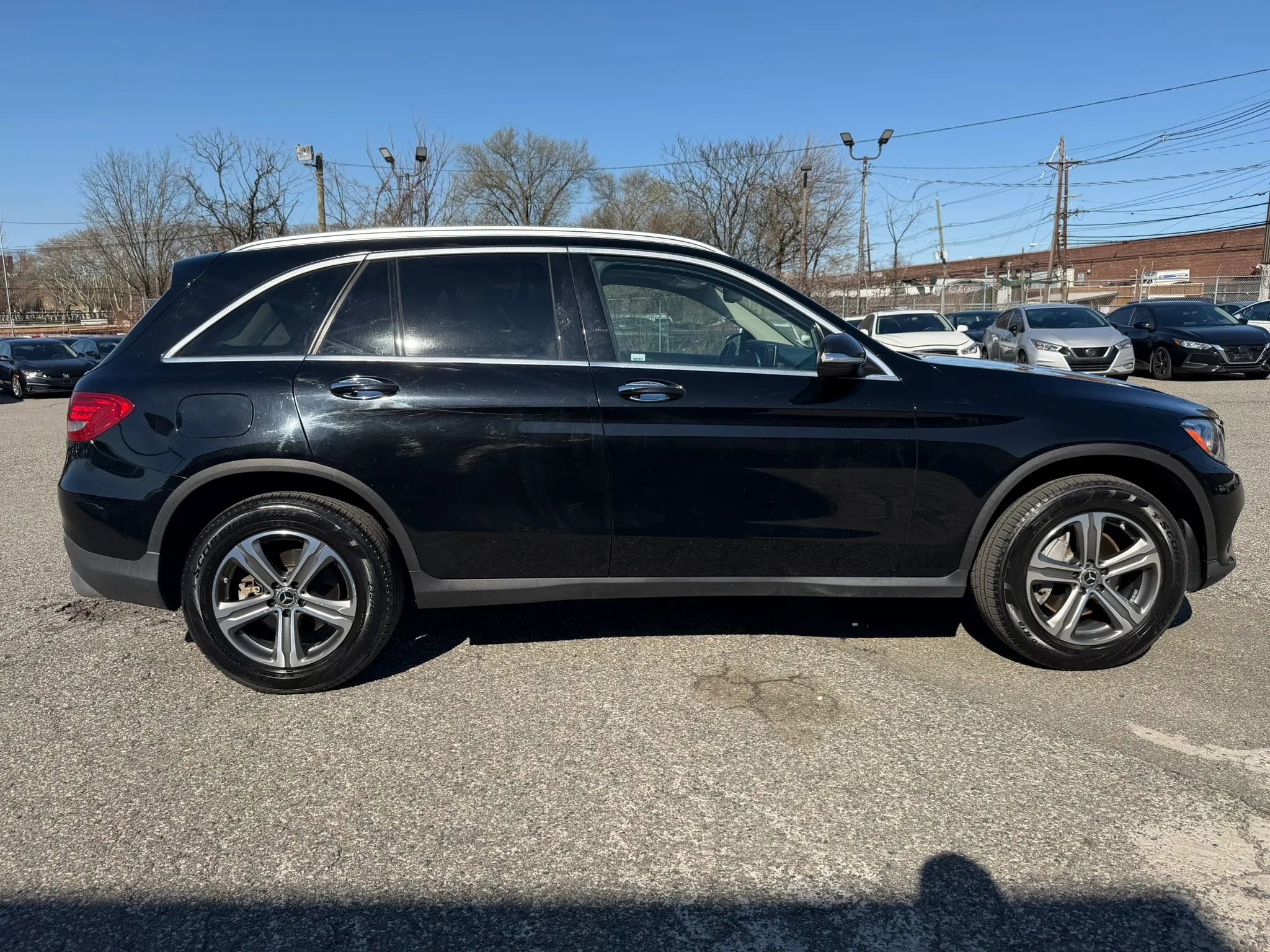Used 2019 Mercedes-Benz GLC 300 4MATIC w/ Premium Package image 4