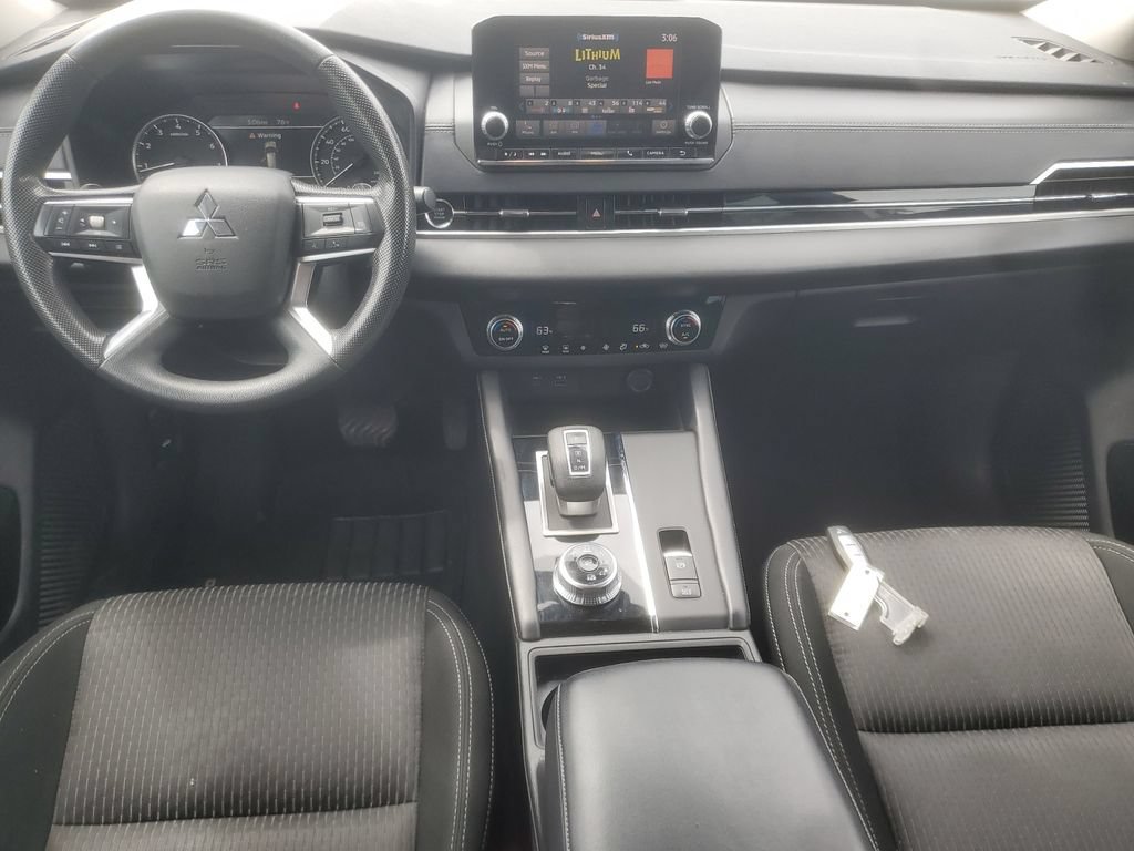 Used 2023 Mitsubishi Outlander ES AWD/4WD image 22