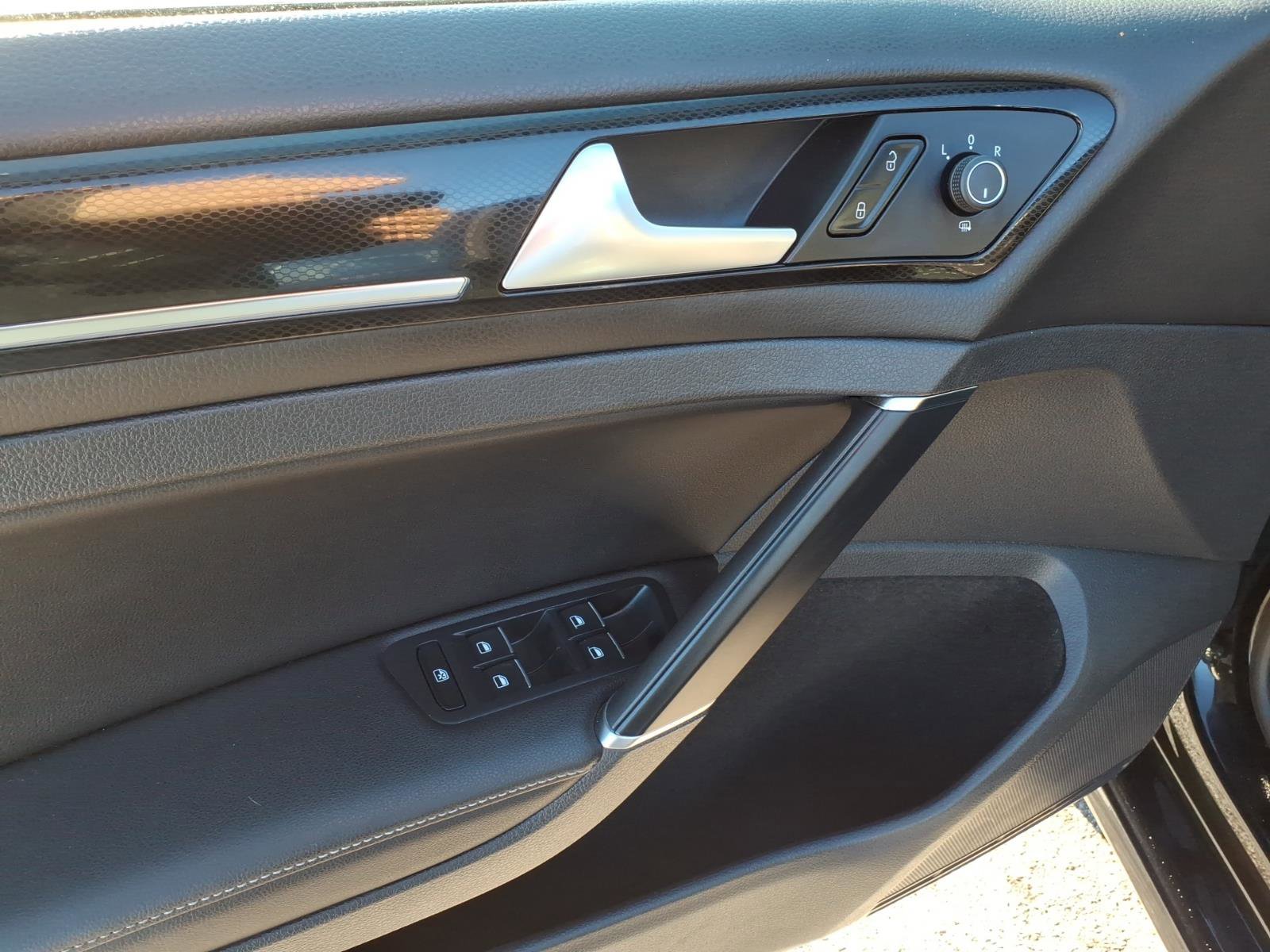 Used 2015 Volkswagen Golf SEL image 7