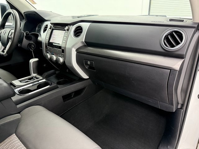 Used 2015 Toyota Tundra SR5 w/ SR5 Upgrade Package image 9