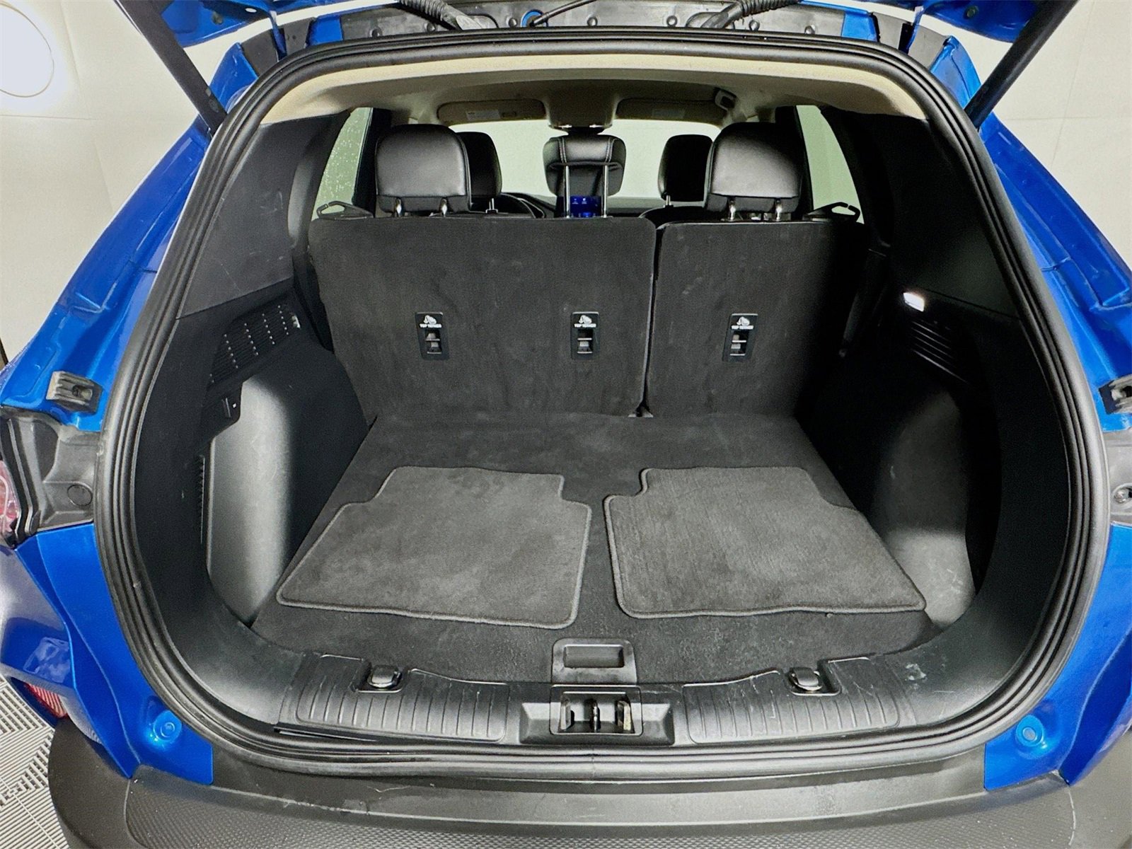 Used 2020 Ford Escape Titanium image 23