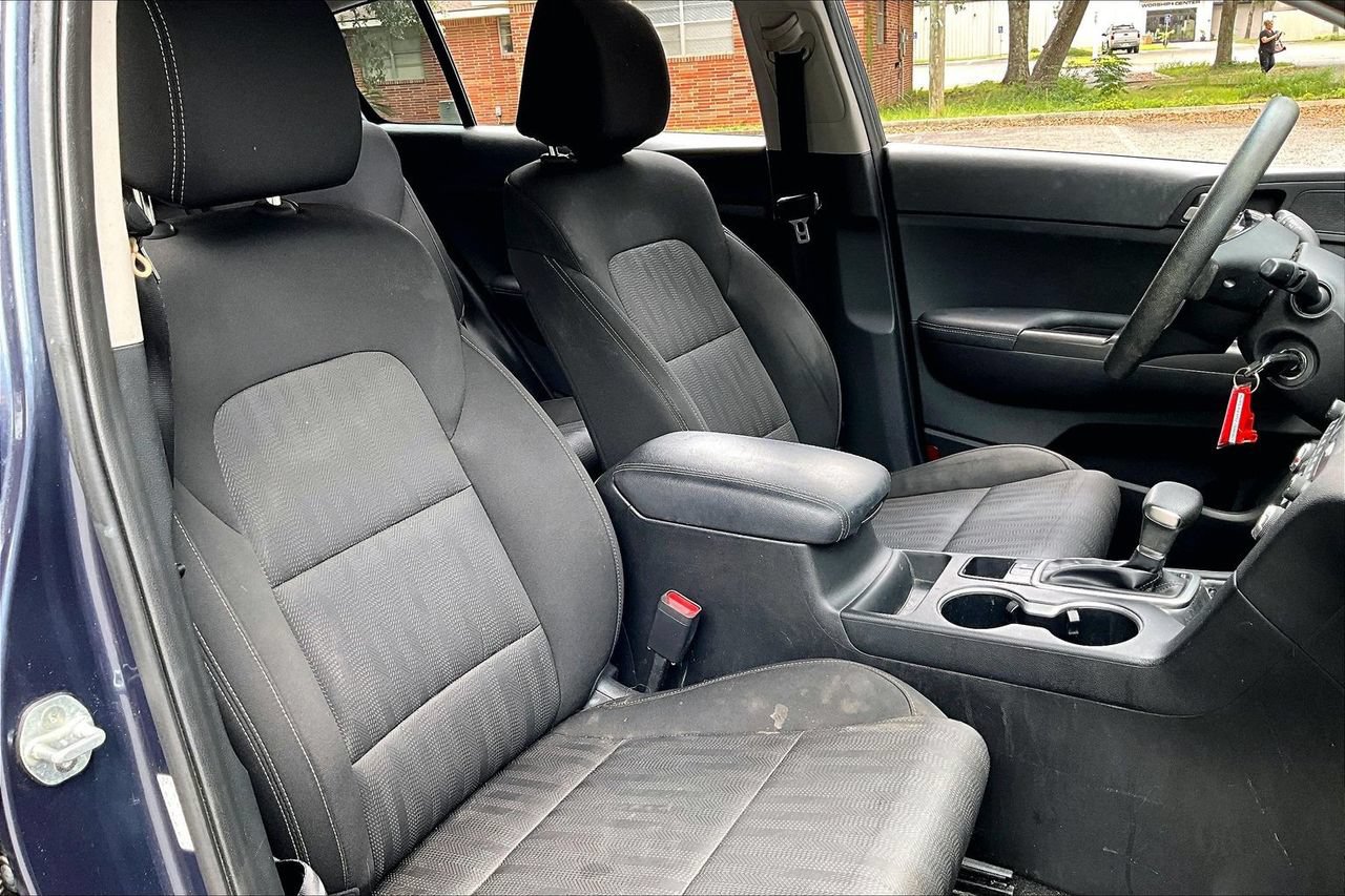 Used 2020 Kia Sportage LX FWD image 29