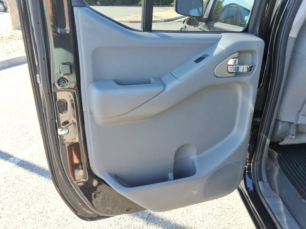 Used 2021 Nissan Frontier SV RWD image 17