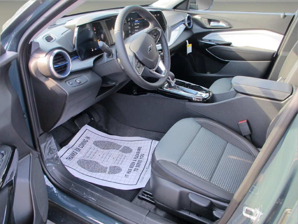 New 2026 Chevrolet Trax LT w/ Driver Confidence Package FWD image 10
