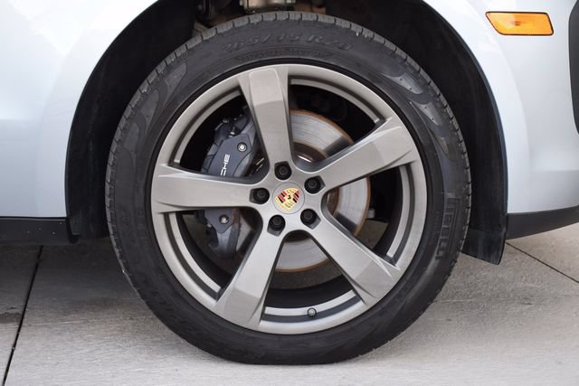 Used 2024 Porsche Macan w/ Premium Plus Package AWD/4WD image 34
