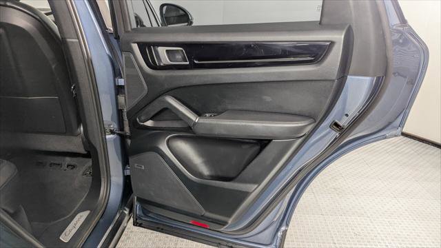 Used 2019 Porsche Cayenne image 19