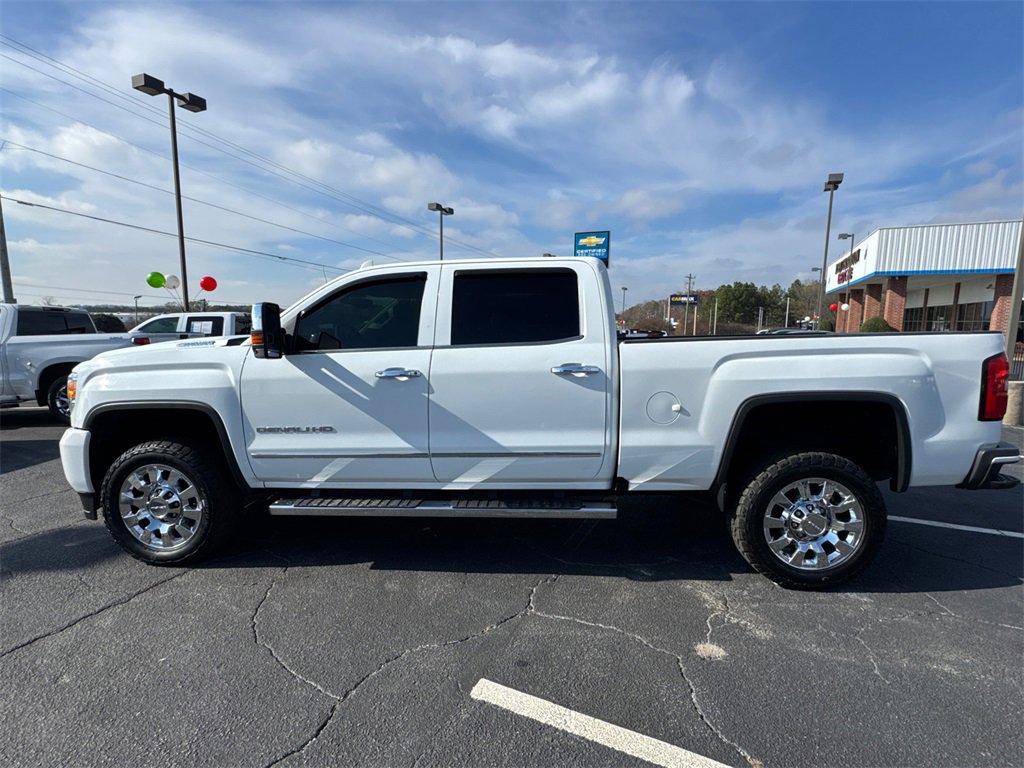 Used 2017 GMC Sierra 2500 Denali w/ Duramax Plus Package image 9