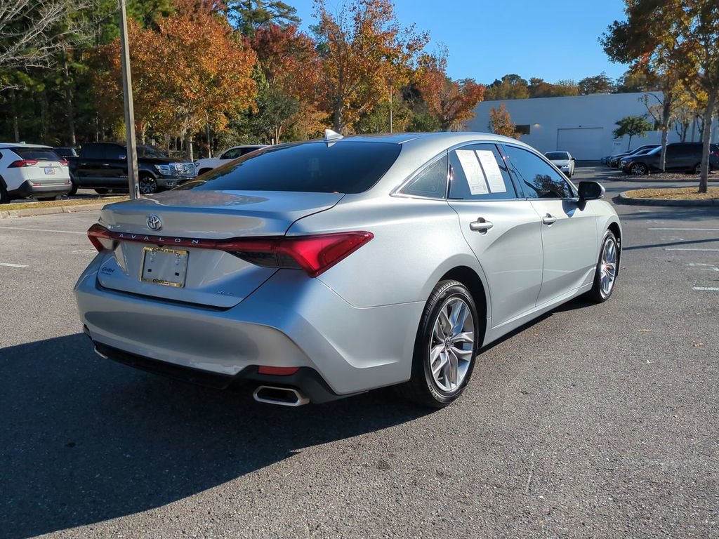 Certified 2022 Toyota Avalon XLE image 5