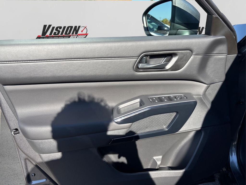 New 2025 Nissan Pathfinder SV image 17