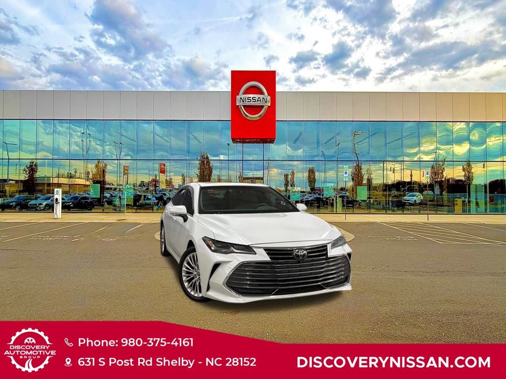 Used 2020 Toyota Avalon Limited image 1