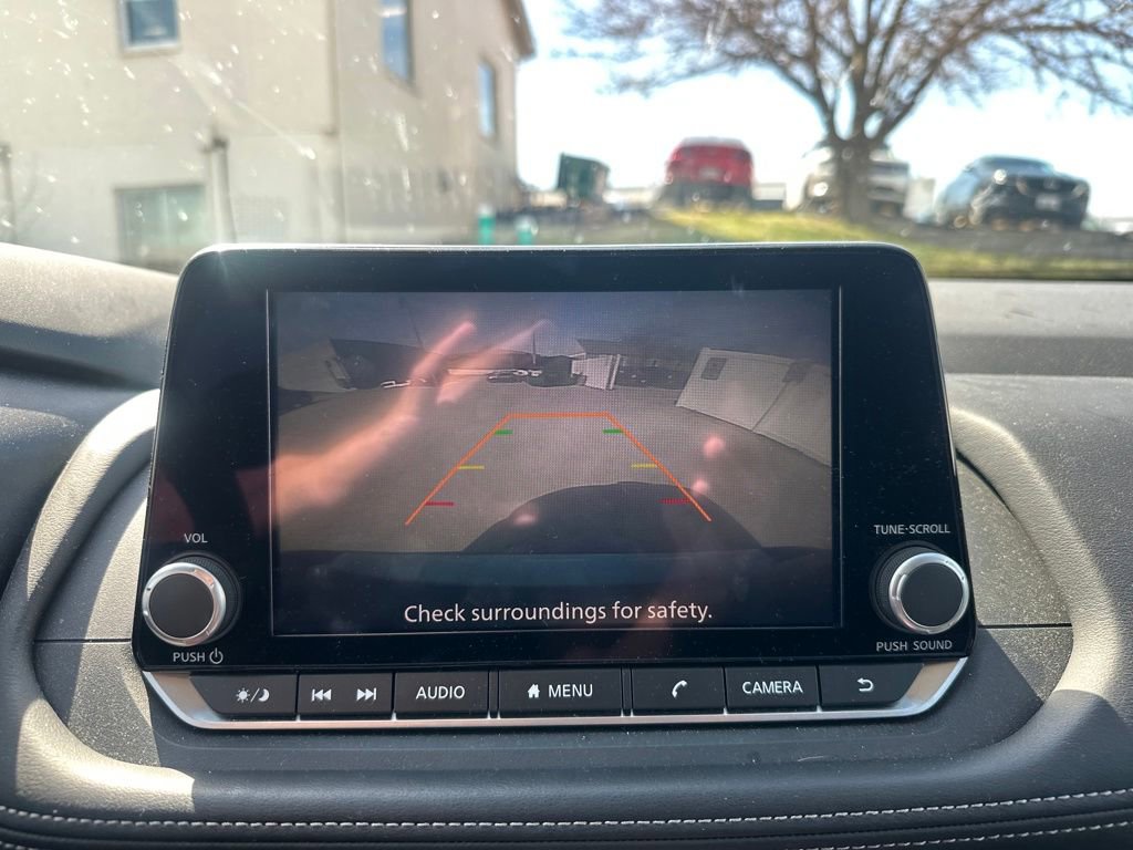 Used 2025 Nissan Rogue SV image 47