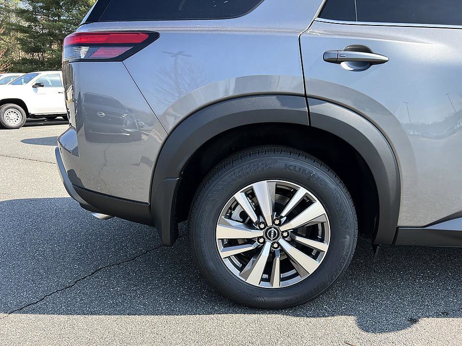 New 2026 Nissan Pathfinder SL image 11
