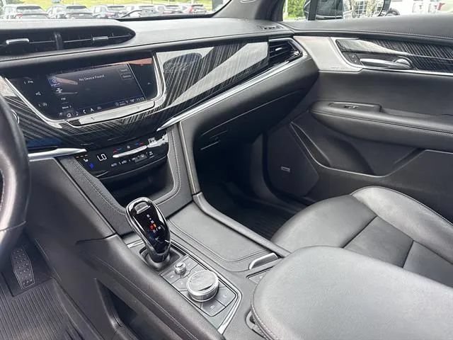 Used 2023 Cadillac XT6 Premium Luxury w/ Technology Package AWD/4WD image 11