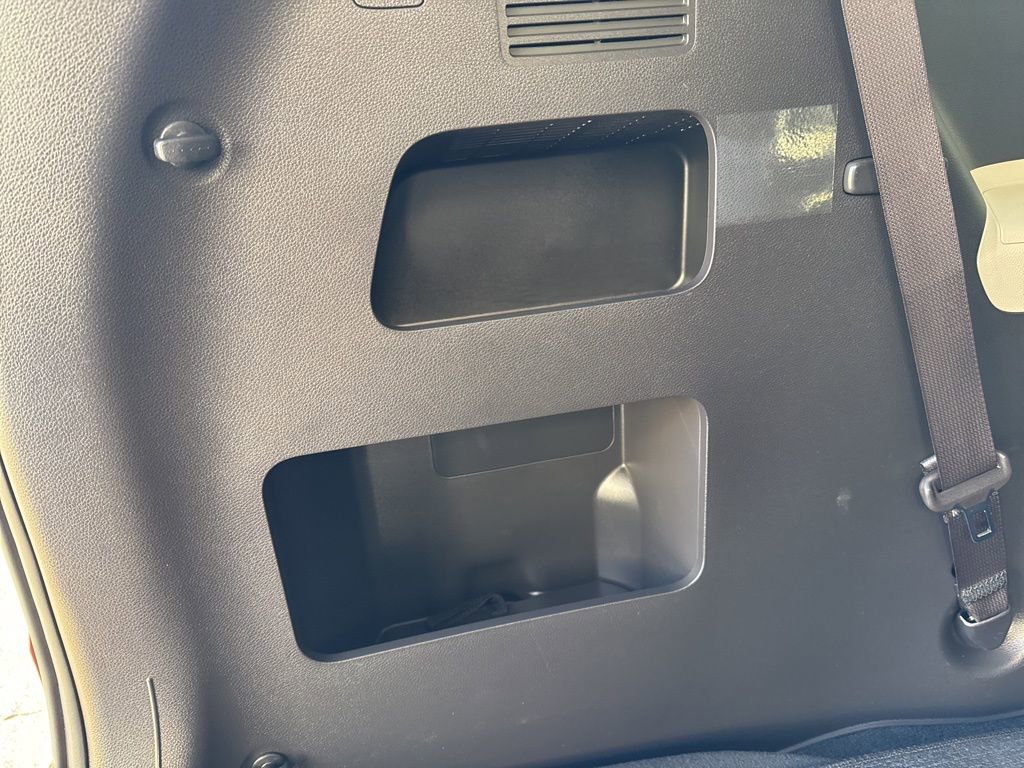 Used 2024 Kia Carnival LX image 23