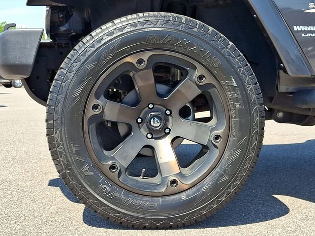 Used 2018 Jeep Wrangler Unlimited Sahara w/ Connectivity Group AWD/4WD image 8