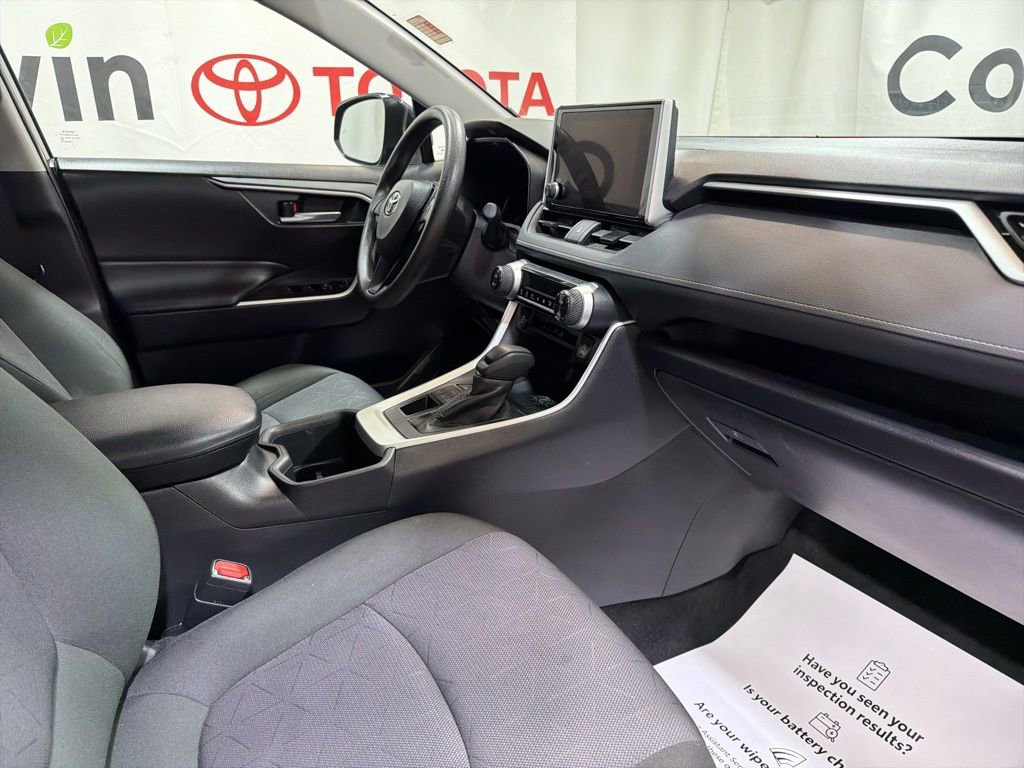 Used 2025 Toyota RAV4 XLE image 9
