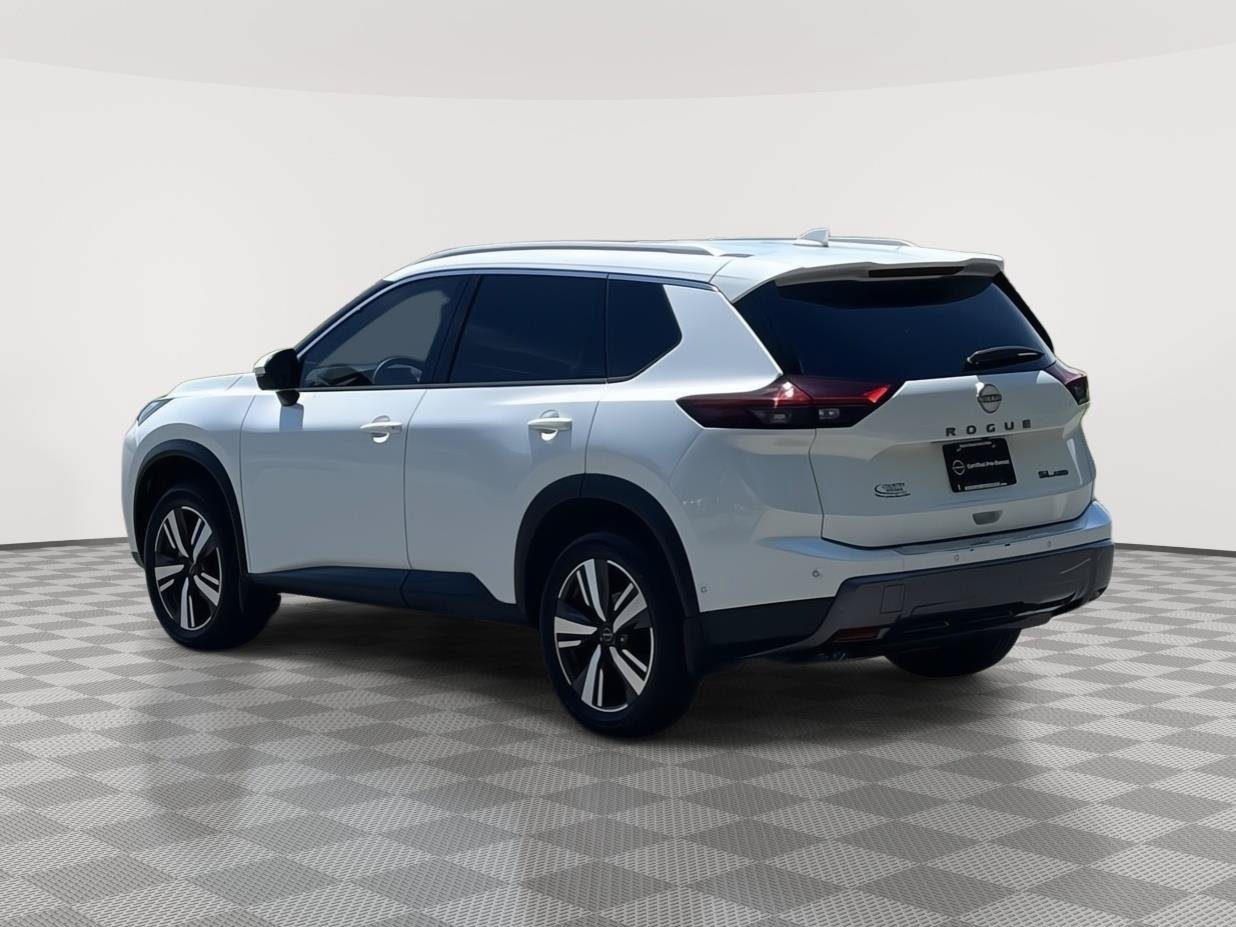 Certified 2025 Nissan Rogue SL w/ SL Premium Package AWD/4WD image 7