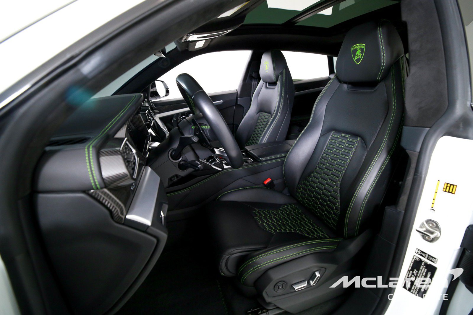 Used 2019 Lamborghini Urus AWD/4WD image 11