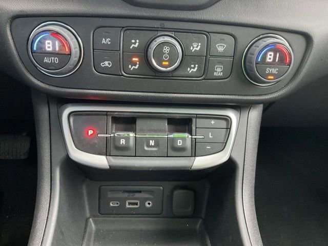 Used 2024 GMC Terrain SLT image 30